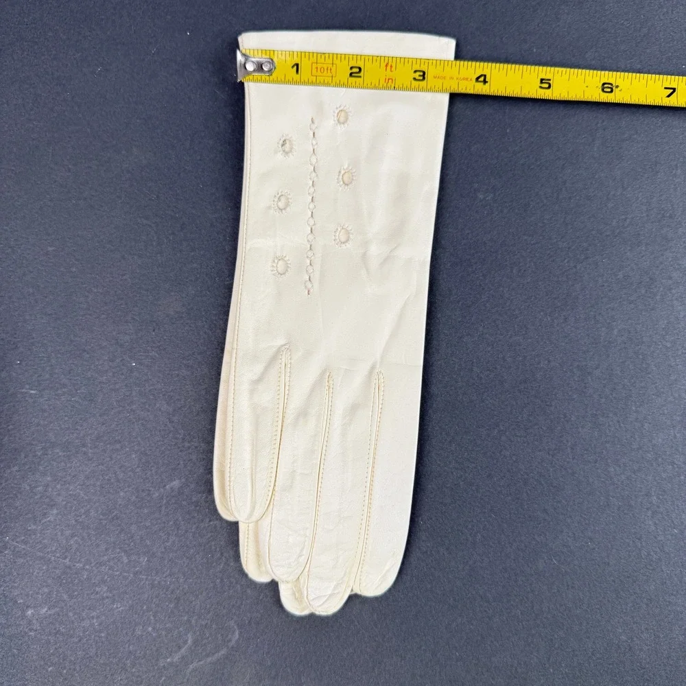 Vintage Womens Leather Dress Gloves Cream White Eyelet Embroidered Excellent